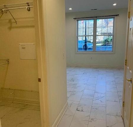 4th image of 153 Victoria Dr #153
