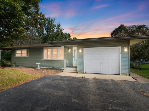 4712 Gregory St, McHenry, IL 60051