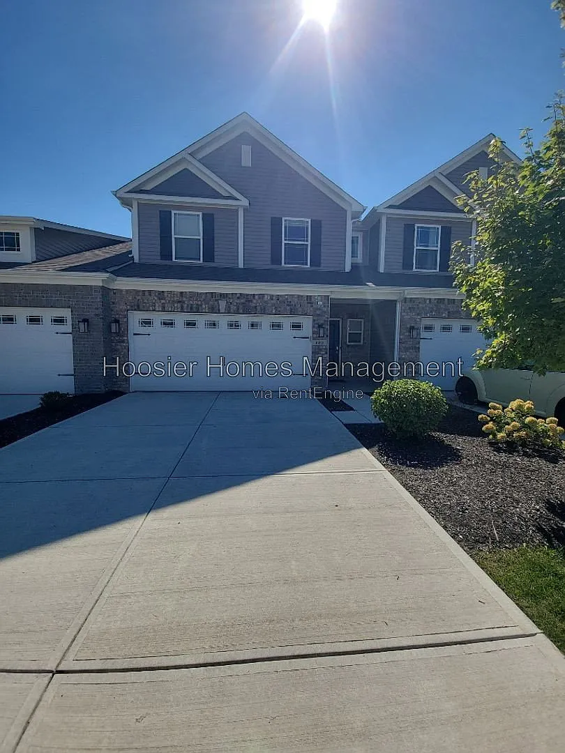3 bed, 2.5 bath, $2,100 — Photo 1