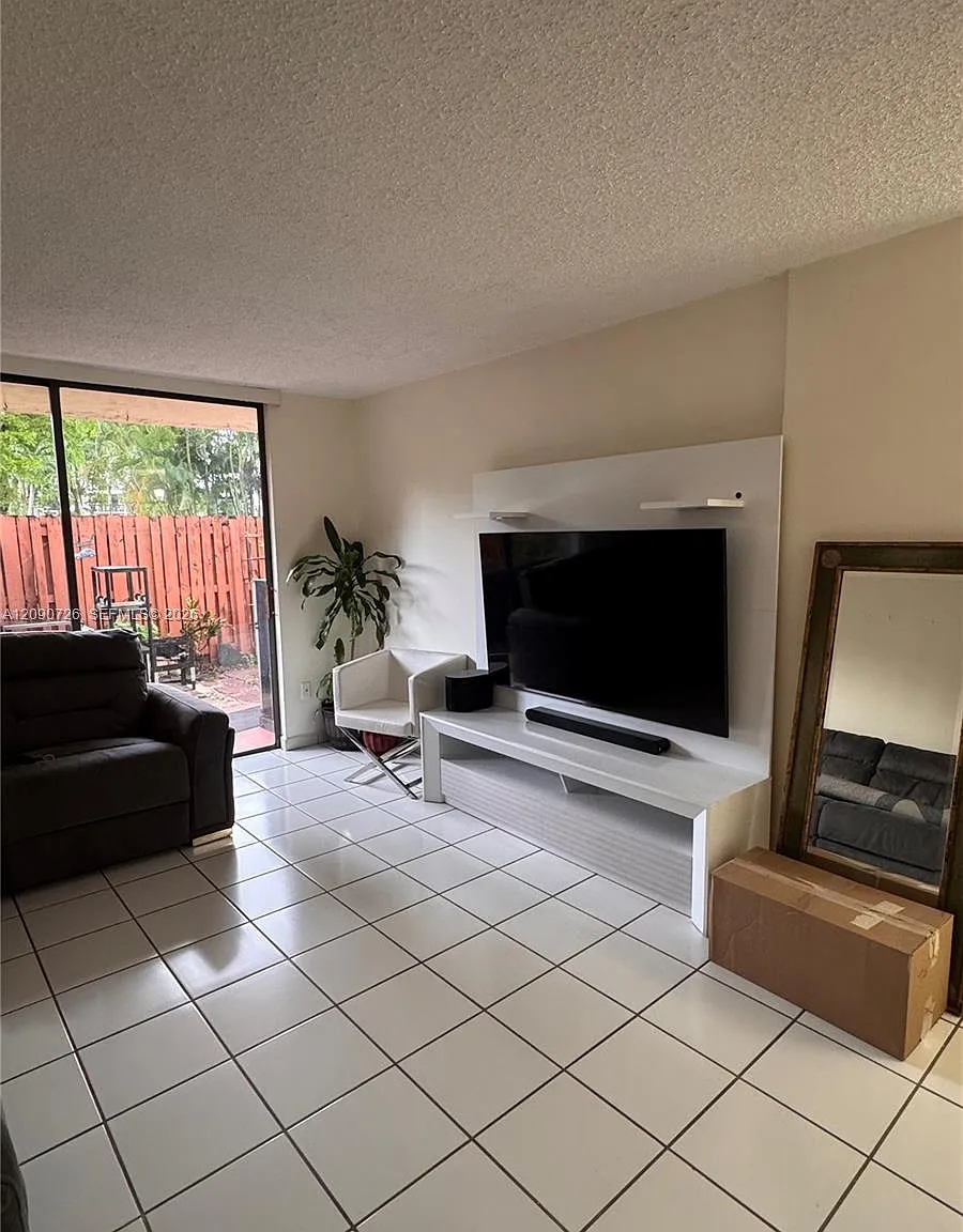 Captiva Lakes Villas Cond — Photo 2
