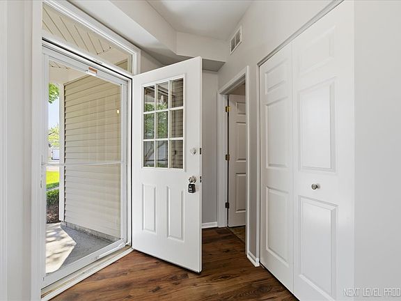 3rd image of 2940 White Thorn Cir