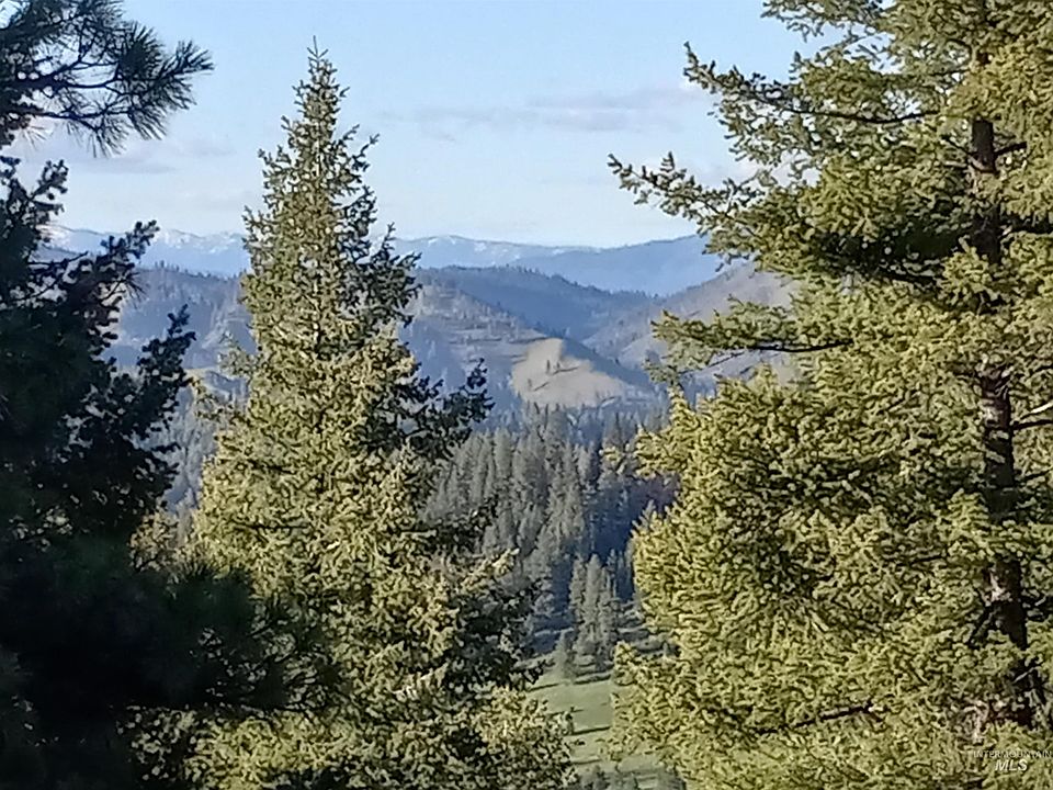 1st image of 380 Clear Creek Rd