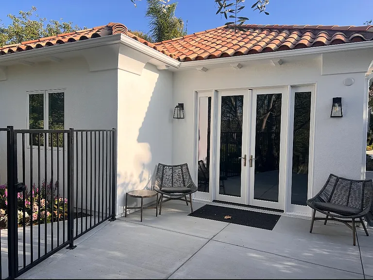 1517 Avenida De Aprisa #1/2 — Photo 1
