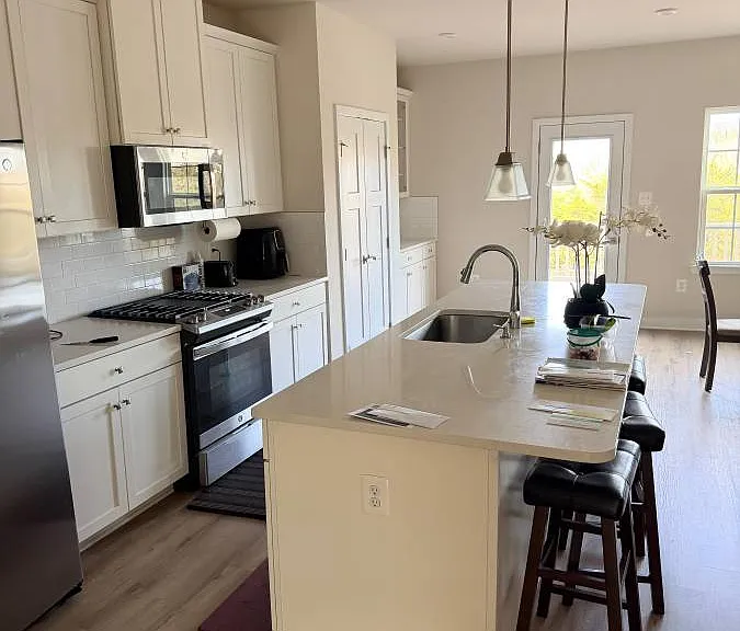 2644 Jetstream Rd — Photo 1