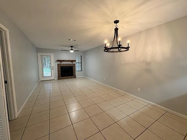 1104 Greentree Ct — Photo 9