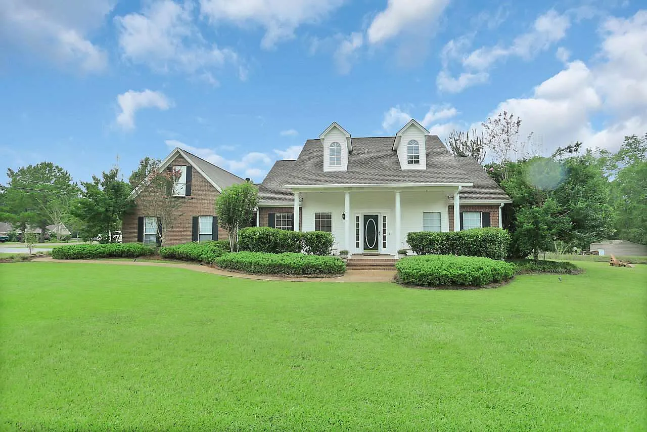 721 Highway 468 photo 1