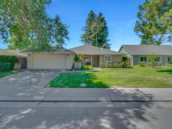 708 Dorchester Cir, Lodi, CA 95240