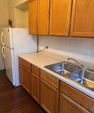 2nd image of 1507 Napoleon Ave #301