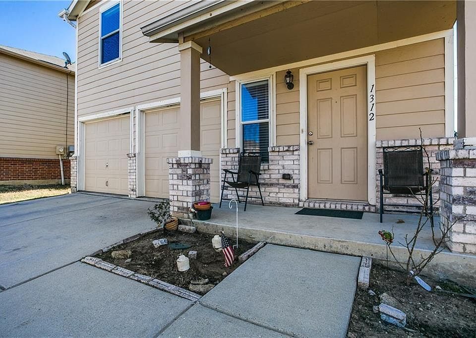 1st image of 1312 Macaw Ct