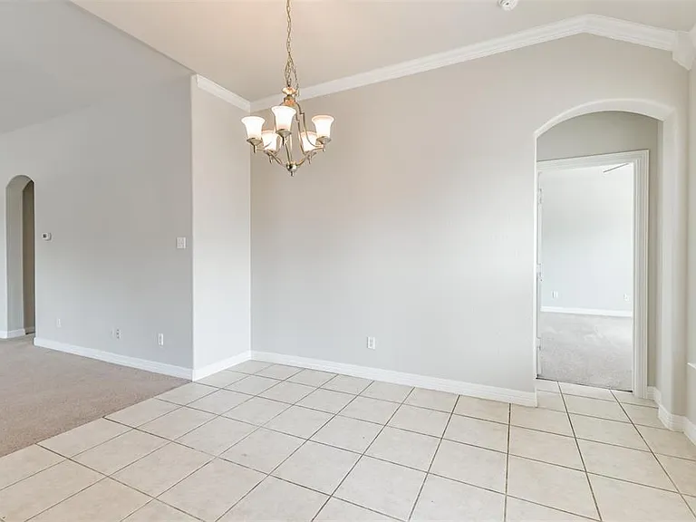5802 Horse Prairie Dr — Photo 15