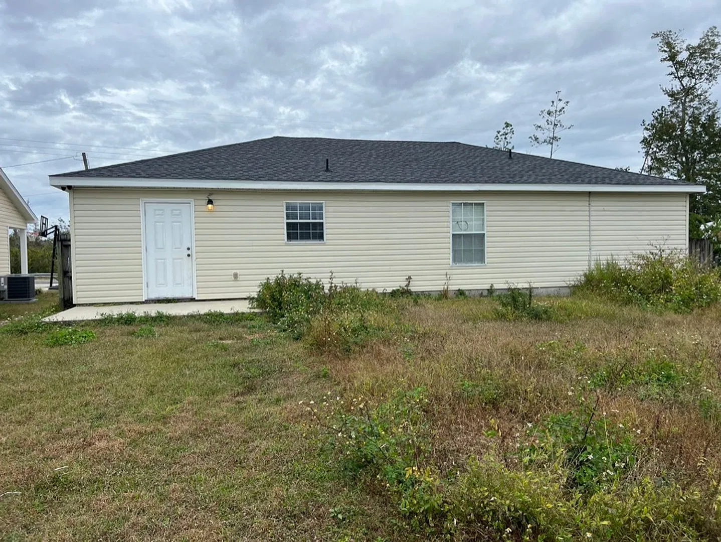 Single-Family House for Rent — Photo 3