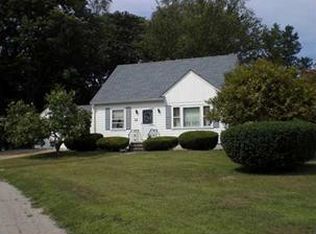 84 Interlocken Rd, East Providence, RI 02914