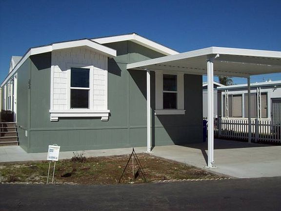 Front Exterior/Carport