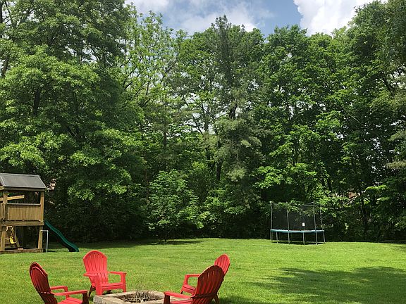 Spacious, beautiful backyard