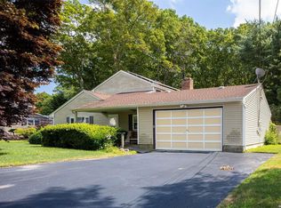 20 Stratler Dr, Shirley, NY
