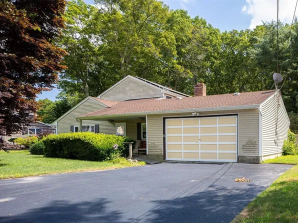 20 Stratler Drive, Shirley, NY 11967