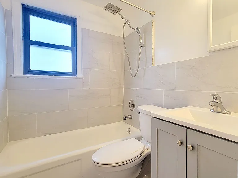 592 Beverly Rd #2 — Photo 6