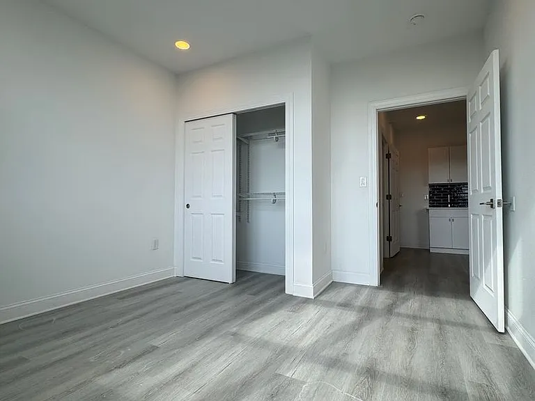1600 West Hunting Park - Residential — Photo 28