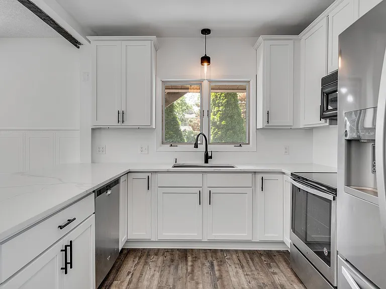 2422 Howard St NE #1 — Photo 8