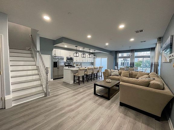 4th image of 168 Sea Grass Ln Floor 1