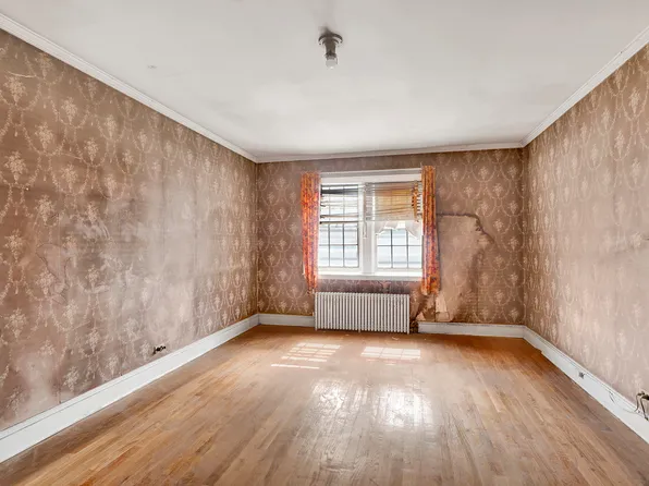 452 Marine Avenue image 9 of 19