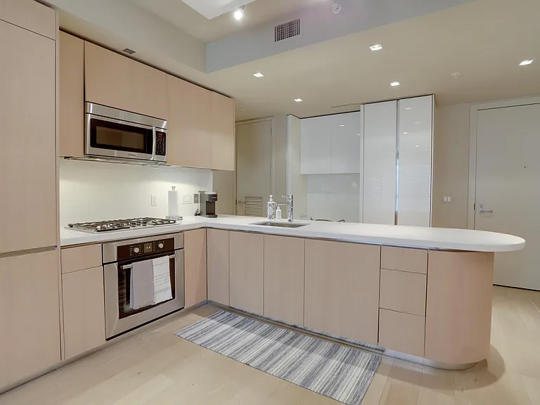 925 H St NW #313 — Photo 13