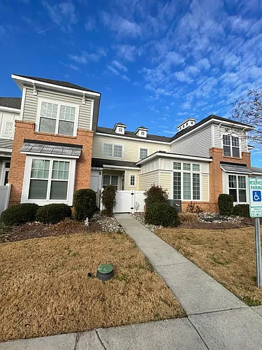 8275 Captains Way Photo 1
