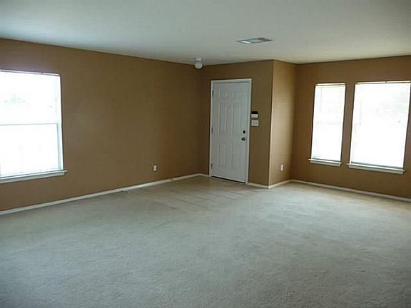 4th image of 198 Raymond Dr