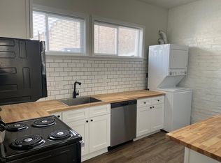 18 1/2 S Main St, Johnstown, OH