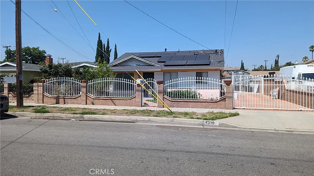2 bed, 840 sqft, $3,100 — Photo 1