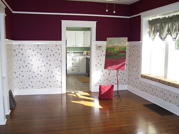 Large Family Room, leading to kitchen