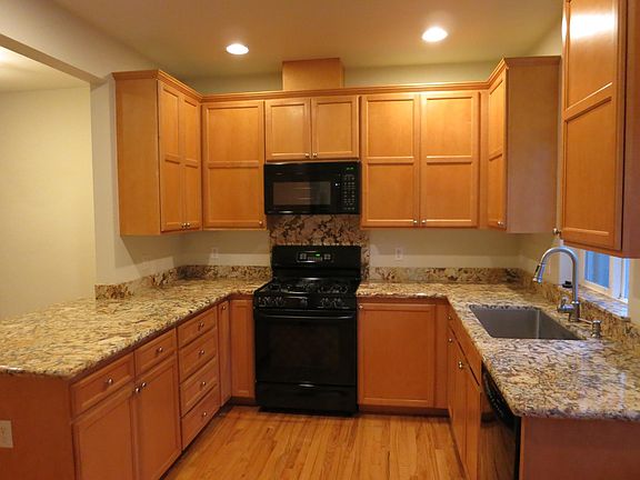 4th image of 17910 NE 90th St