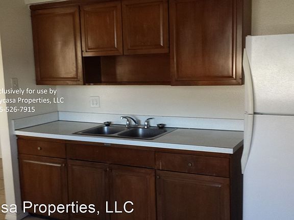 3rd image of 2127 Desert Dr
