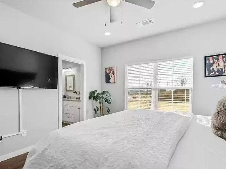 Come live in this brand new duplex in the heart of NWA — Photo 14