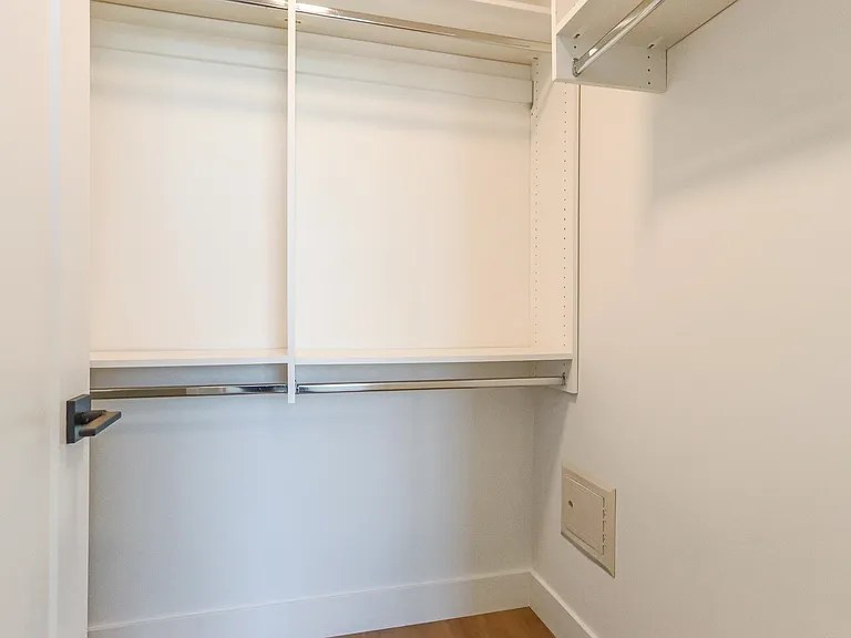 17783 56a Ave #411 — Photo 6