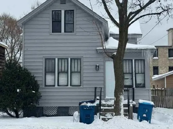 903 Vine St, Manistee, MI 49660