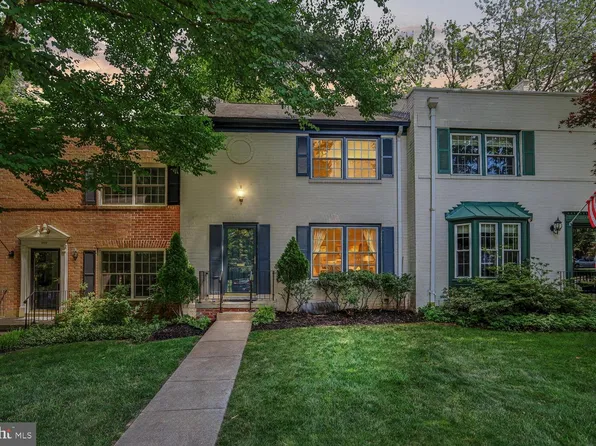 1851 Wainwright Dr, Reston, VA 20190