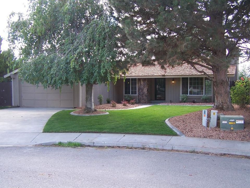1st image of 8533 W Deschutes Ave