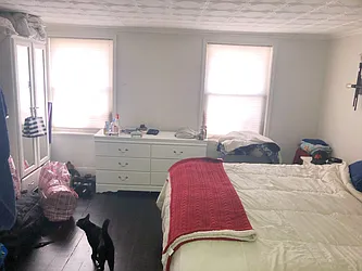 Rented by Northside Plaza Inc.