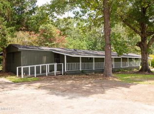 6013 Seth Dr, Moss Point, MS 39562