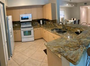 805 Villa Cir, Boynton Beach, FL 33435