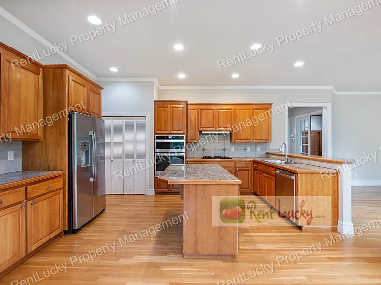 14691 NE 16th St — Photo 8