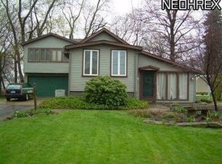 582 Geneva Ave, Struthers, OH 44471