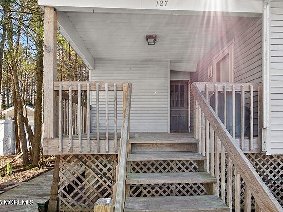3rd image of 127 E Lakeside Drive E