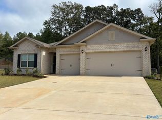 105 High Leaf Dr, Harvest, AL 35749