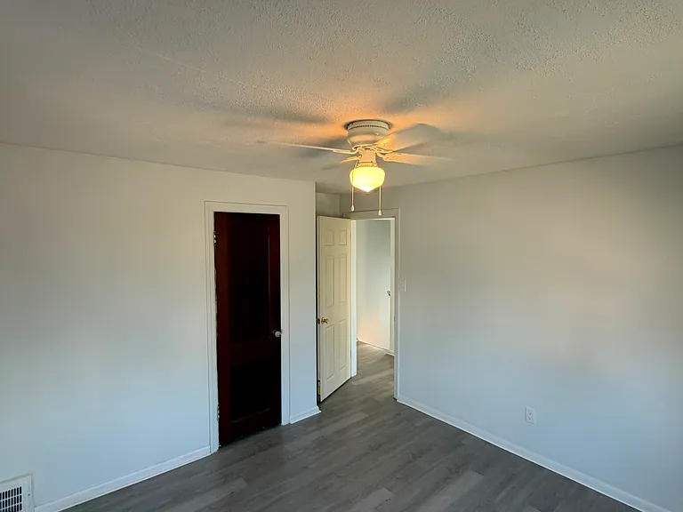19171 Monterey Ave — Photo 11