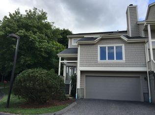 101 Lake Pl S, Danbury, CT 06810