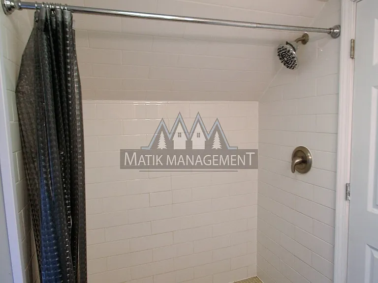 124 11th Ave NW — Photo 16