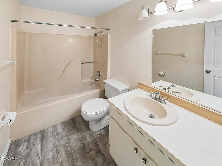 3855 Cardinal Blvd — Photo 6