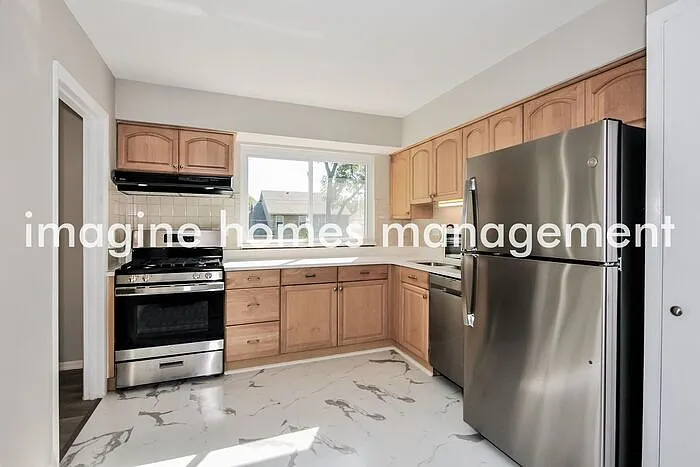 908 Broadhurst Dr — Photo 6